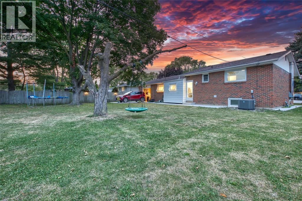 881 Lounsborough, Windsor, Ontario  N9G 1G2 - Photo 22 - 25023097