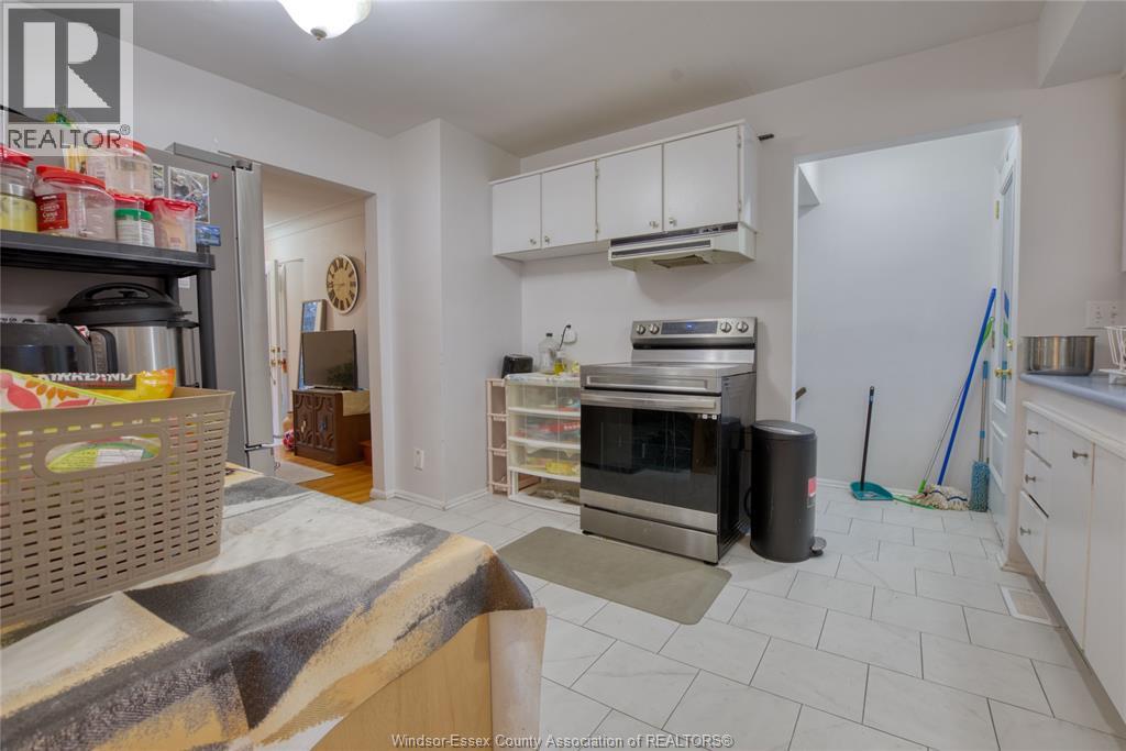 881 Lounsborough, Windsor, Ontario  N9G 1G2 - Photo 11 - 25023097