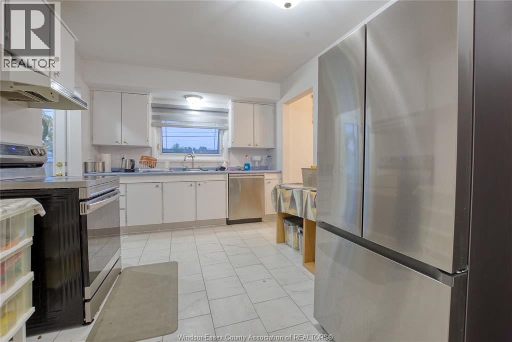 881 Lounsborough, Windsor, Ontario  N9G 1G2 - Photo 12 - 25023097