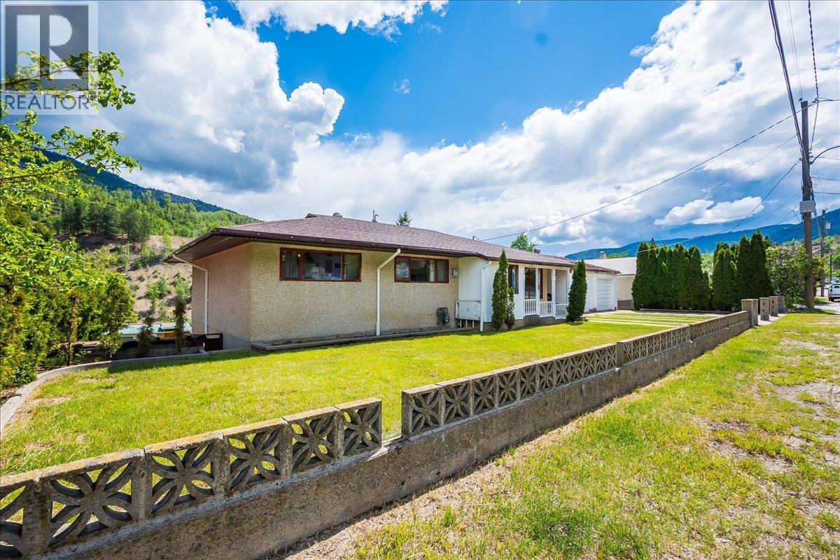 275 2nd Avenue, Rivervale, British Columbia  V1R 4V3 - Photo 2 - 10347319