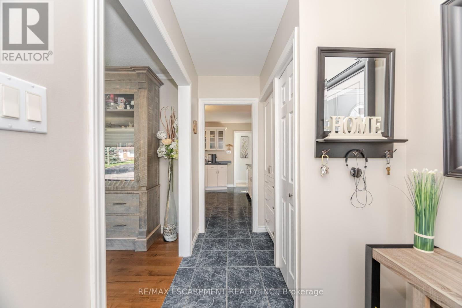 70 Cobblehill Road, Halton Hills, Ontario  L6X 1X3 - Photo 10 - W12397928