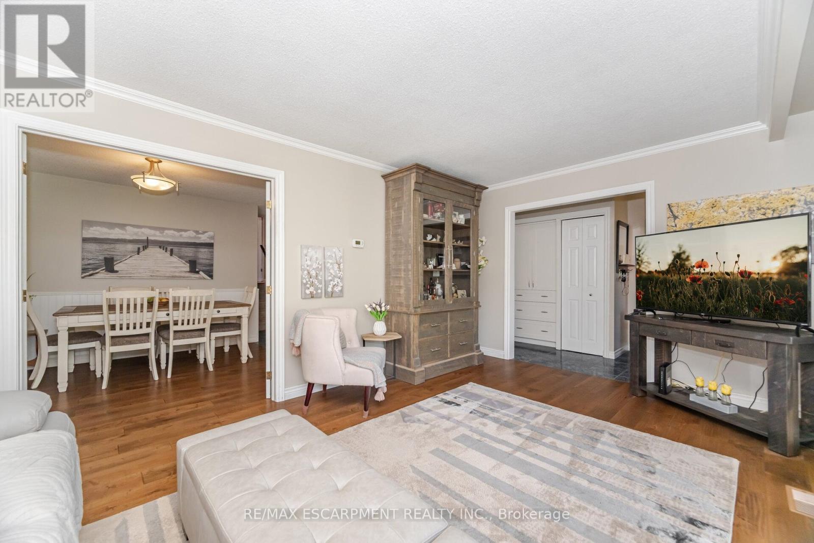 70 Cobblehill Road, Halton Hills, Ontario  L6X 1X3 - Photo 13 - W12397928