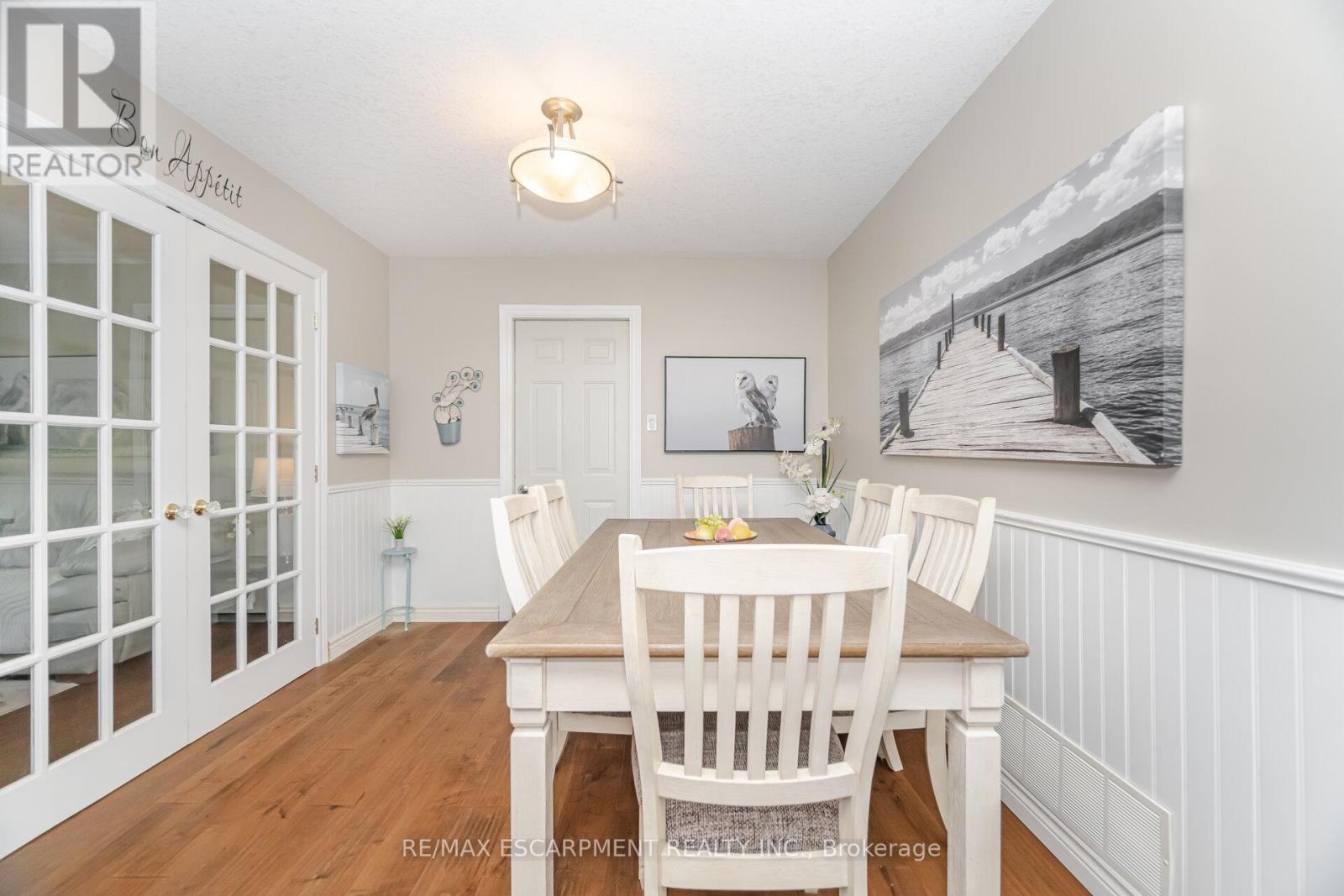 70 Cobblehill Road, Halton Hills, Ontario  L6X 1X3 - Photo 14 - W12397928