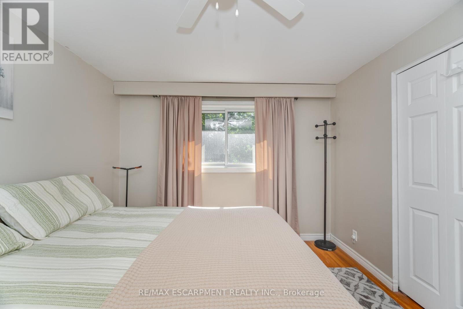 70 Cobblehill Road, Halton Hills, Ontario  L6X 1X3 - Photo 20 - W12397928