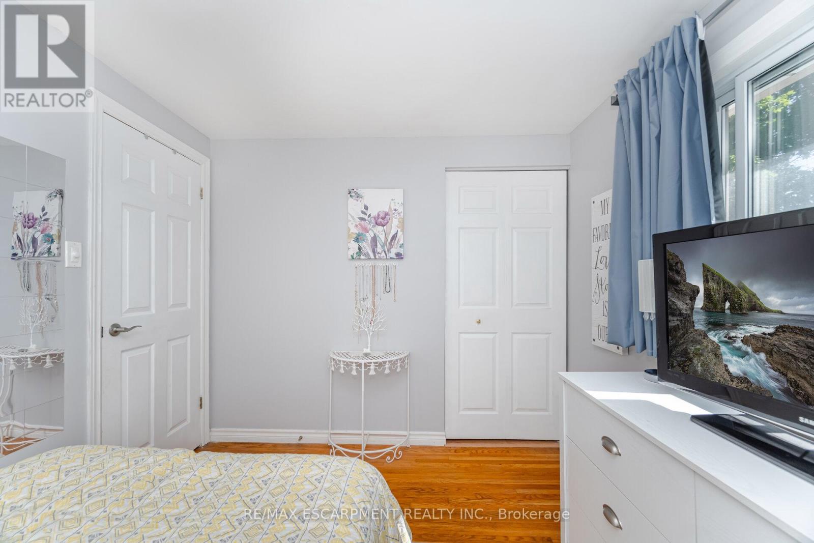 70 Cobblehill Road, Halton Hills, Ontario  L6X 1X3 - Photo 22 - W12397928