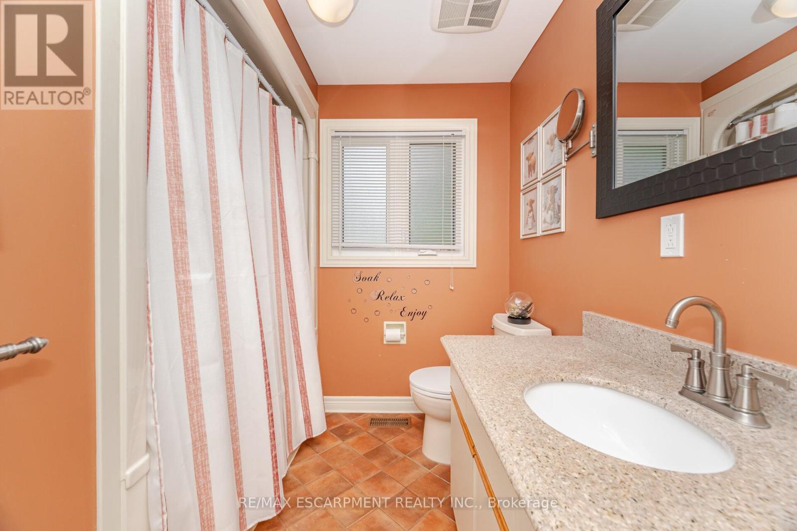 70 Cobblehill Road, Halton Hills, Ontario  L6X 1X3 - Photo 25 - W12397928