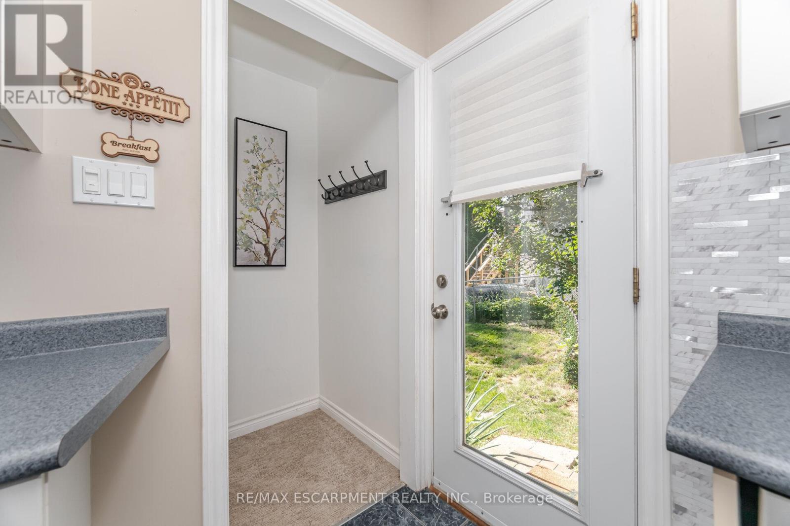 70 Cobblehill Road, Halton Hills, Ontario  L6X 1X3 - Photo 26 - W12397928