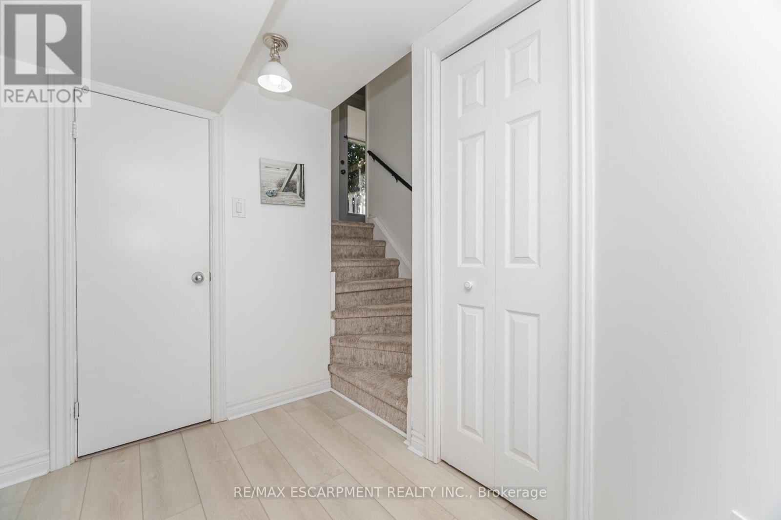 70 Cobblehill Road, Halton Hills, Ontario  L6X 1X3 - Photo 28 - W12397928