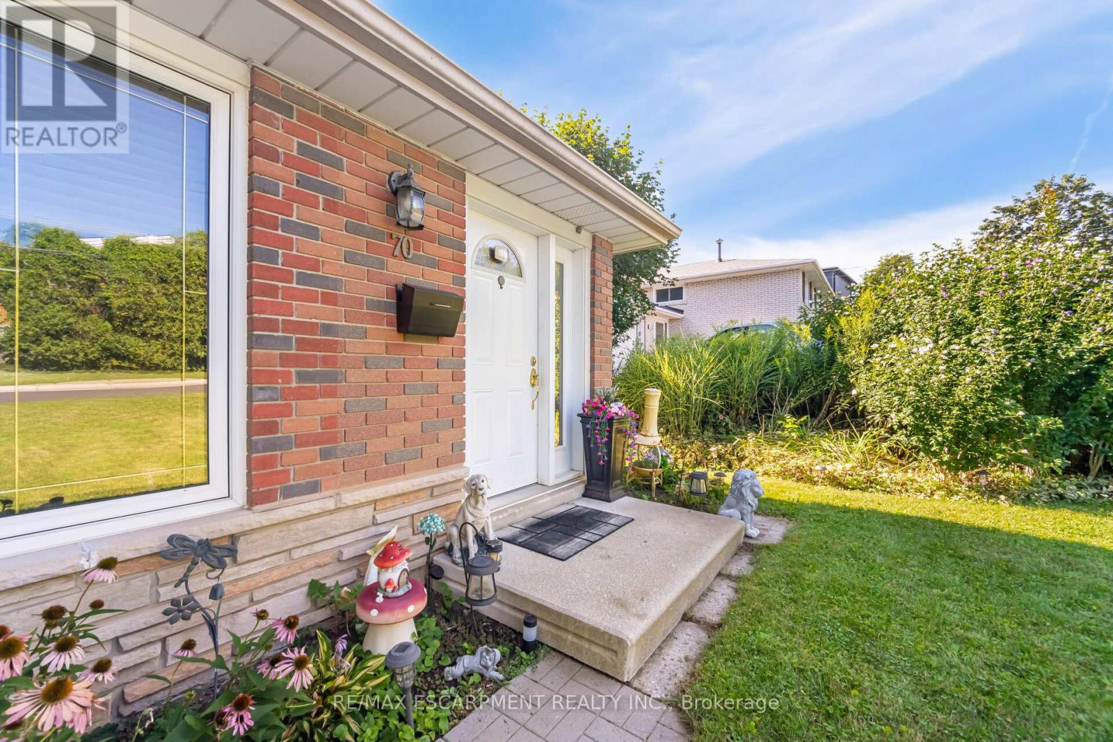 70 Cobblehill Road, Halton Hills, Ontario  L6X 1X3 - Photo 7 - W12397928