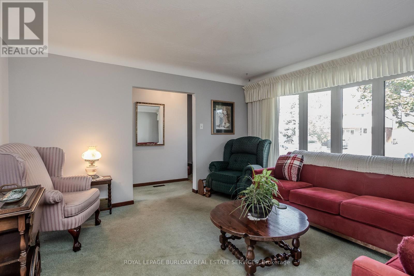 1254 Treeland Street, Burlington, Ontario  L7R 3T6 - Photo 10 - W12397931