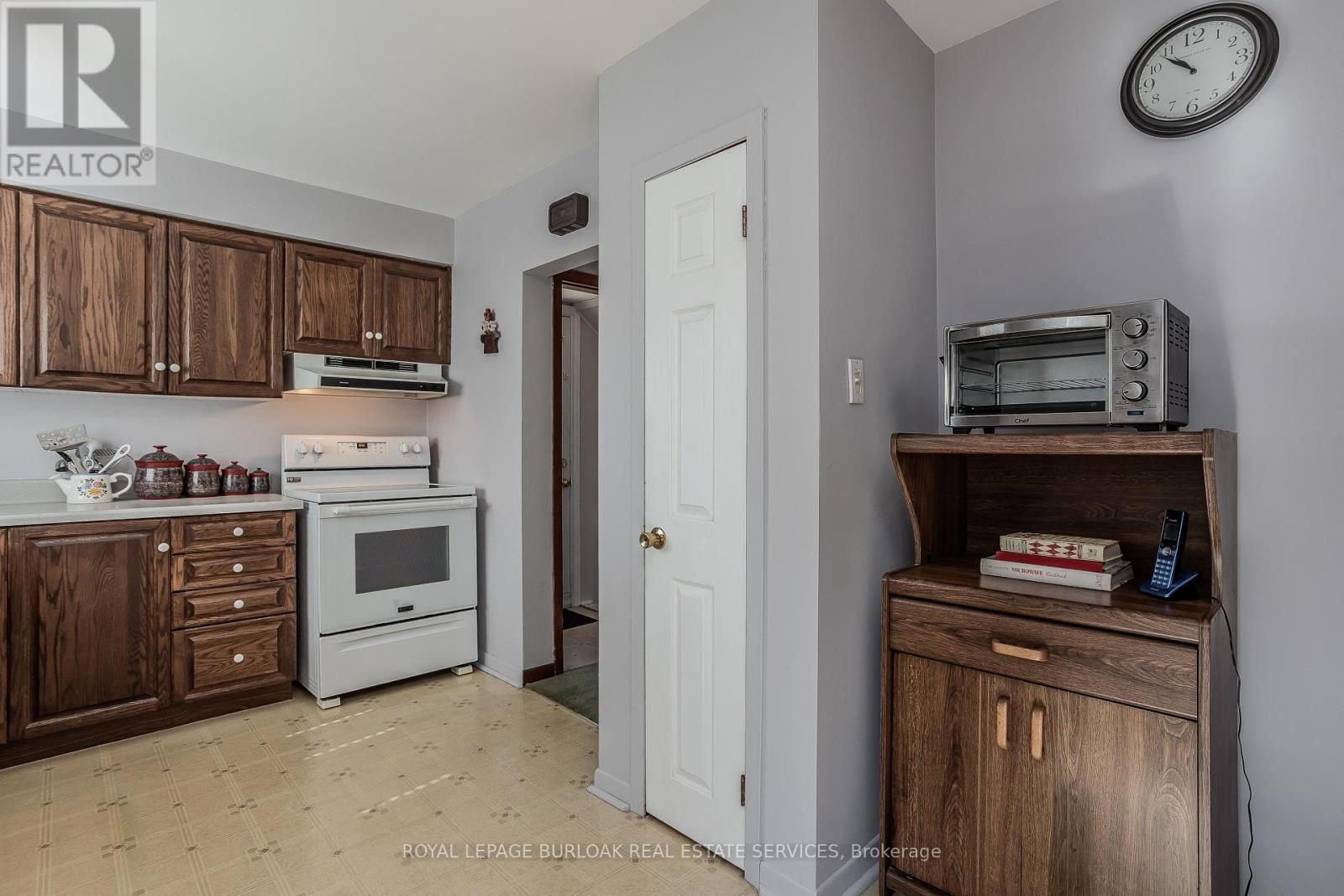 1254 Treeland Street, Burlington, Ontario  L7R 3T6 - Photo 14 - W12397931