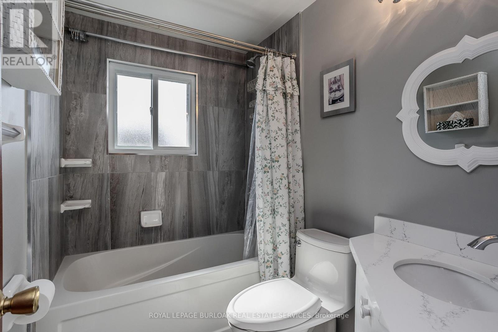 1254 Treeland Street, Burlington, Ontario  L7R 3T6 - Photo 19 - W12397931