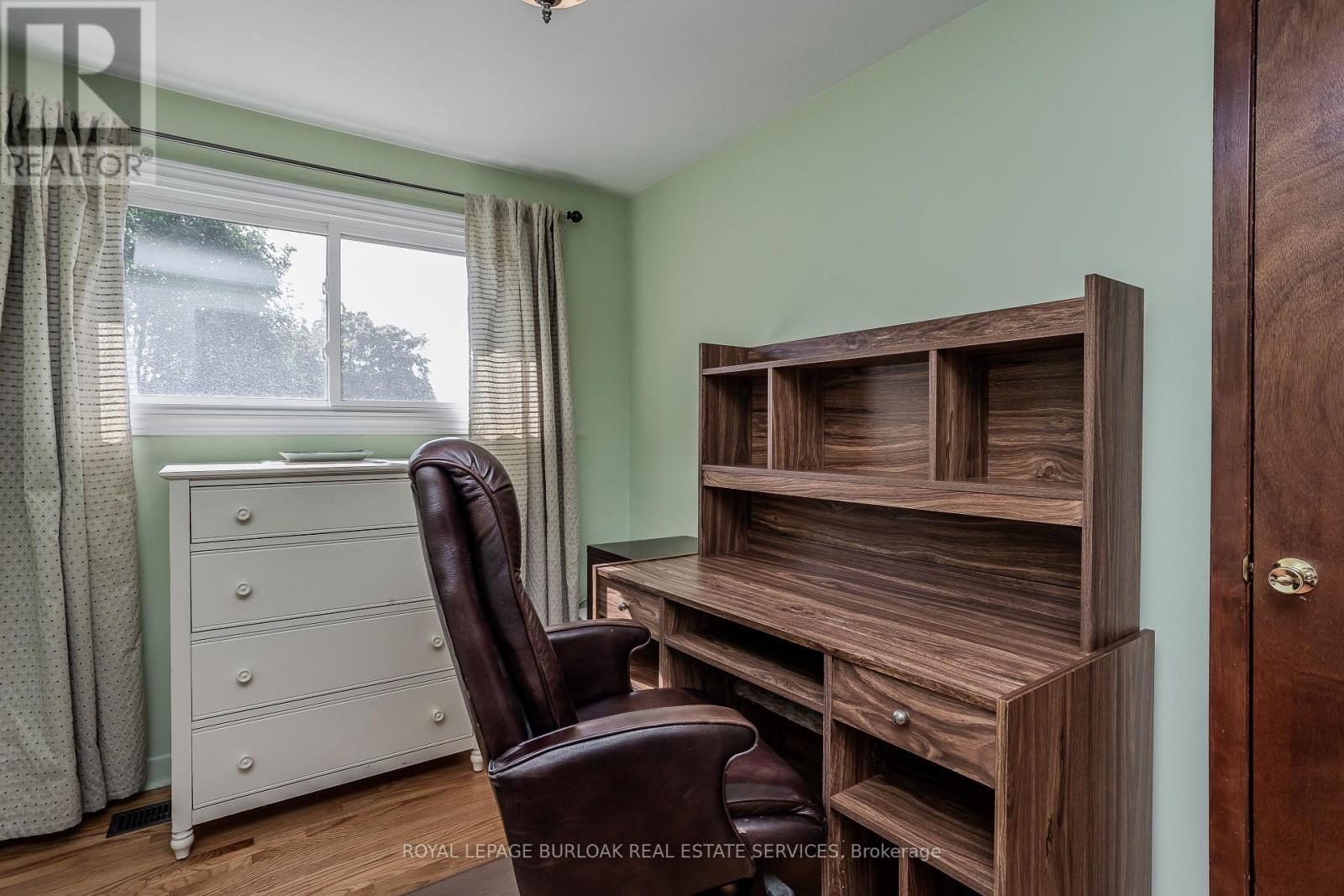 1254 Treeland Street, Burlington, Ontario  L7R 3T6 - Photo 22 - W12397931