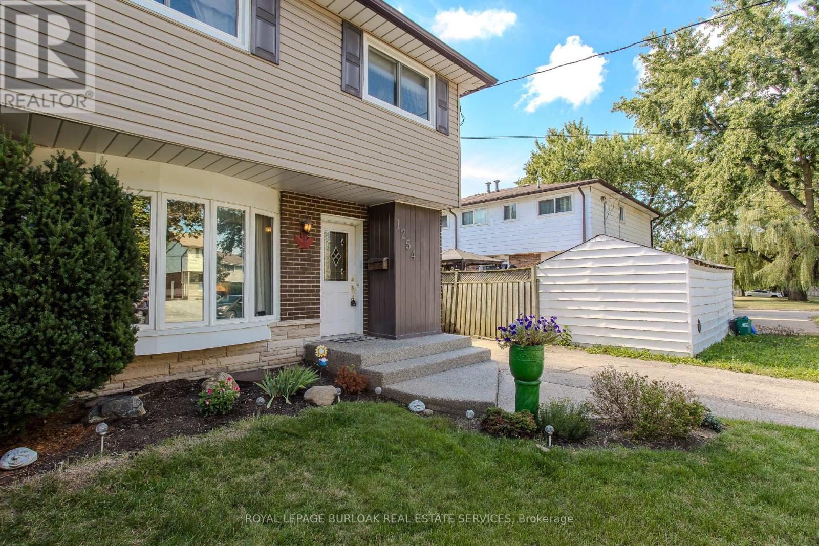 1254 Treeland Street, Burlington, Ontario  L7R 3T6 - Photo 27 - W12397931