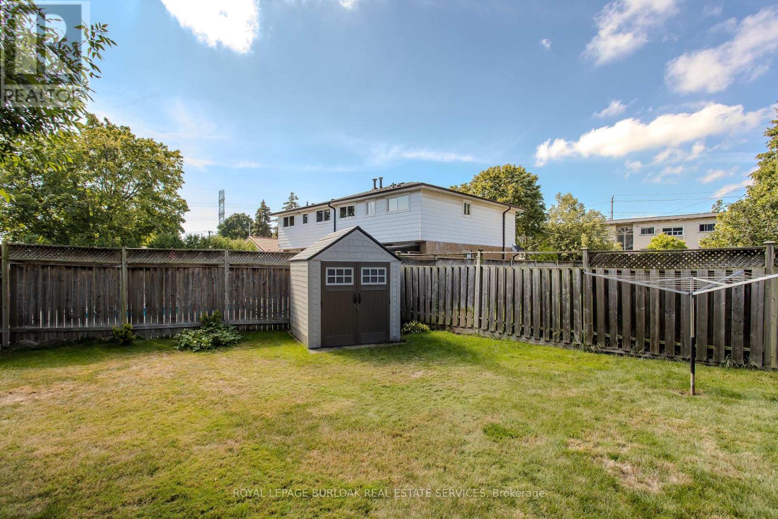 1254 Treeland Street, Burlington, Ontario  L7R 3T6 - Photo 7 - W12397931