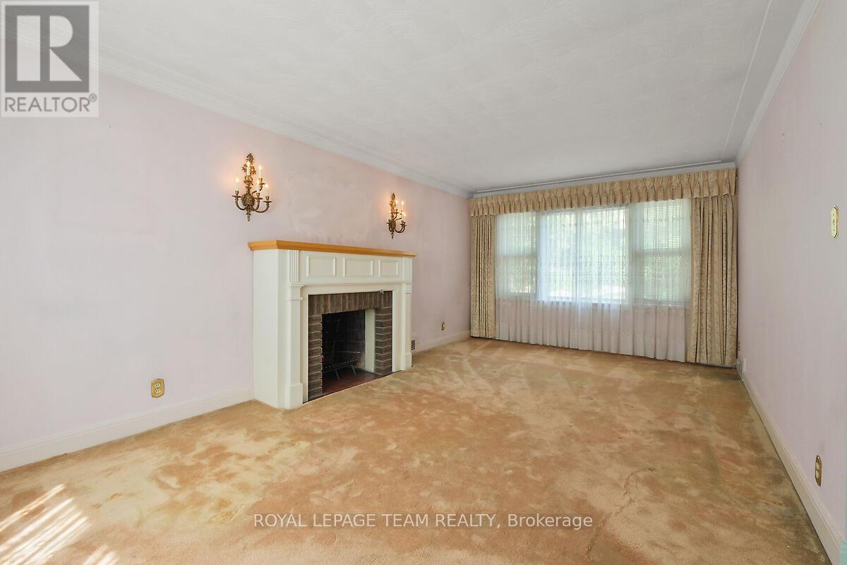 123 Ivy Crescent, Ottawa, Ontario  K1M 1Y1 - Photo 11 - X12398138