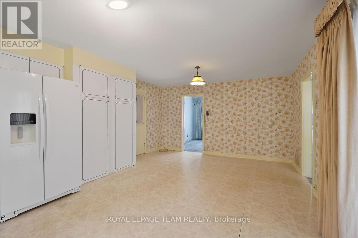123 Ivy Crescent, Ottawa, Ontario  K1M 1Y1 - Photo 20 - X12398138