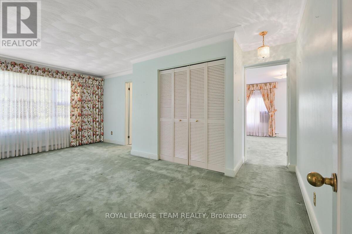 123 Ivy Crescent, Ottawa, Ontario  K1M 1Y1 - Photo 25 - X12398138