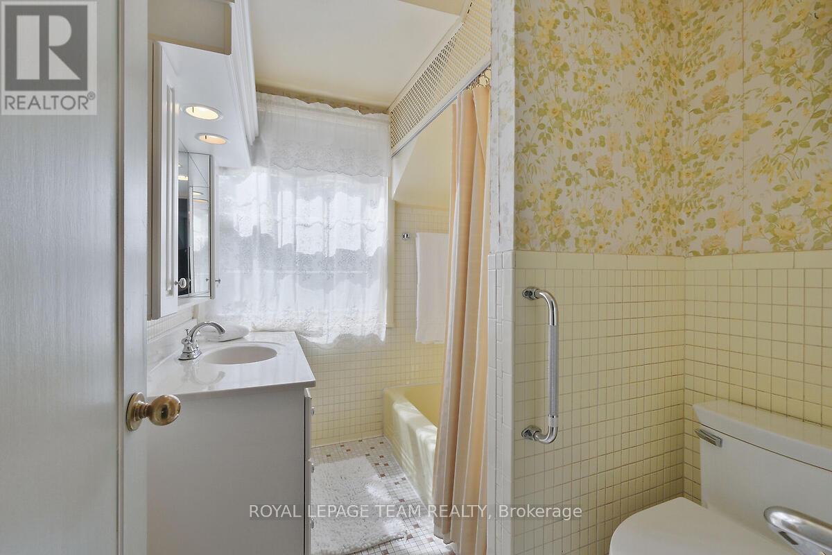 123 Ivy Crescent, Ottawa, Ontario  K1M 1Y1 - Photo 35 - X12398138