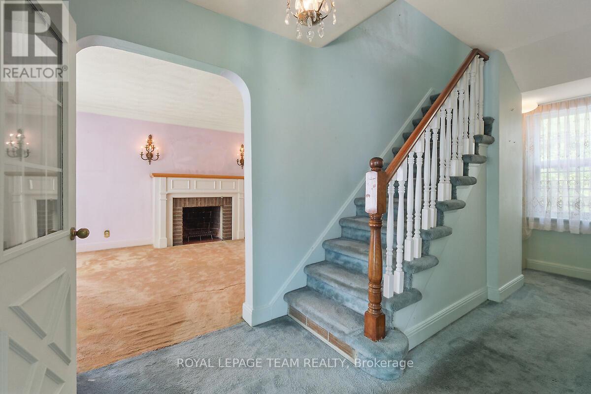 123 Ivy Crescent, Ottawa, Ontario  K1M 1Y1 - Photo 9 - X12398138