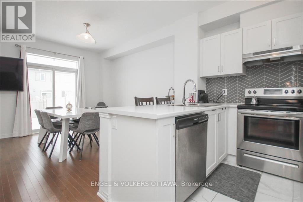 507 Tulip Tree Way, Ottawa, Ontario  K1W 0L8 - Photo 12 - X12398208