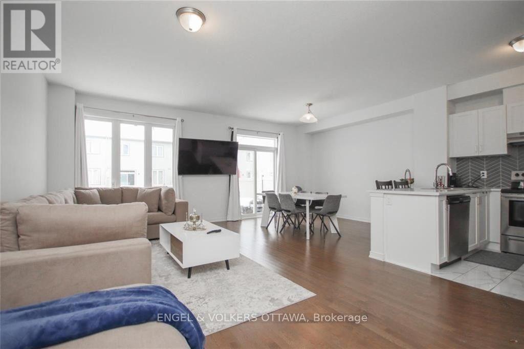 507 Tulip Tree Way, Ottawa, Ontario  K1W 0L8 - Photo 4 - X12398208
