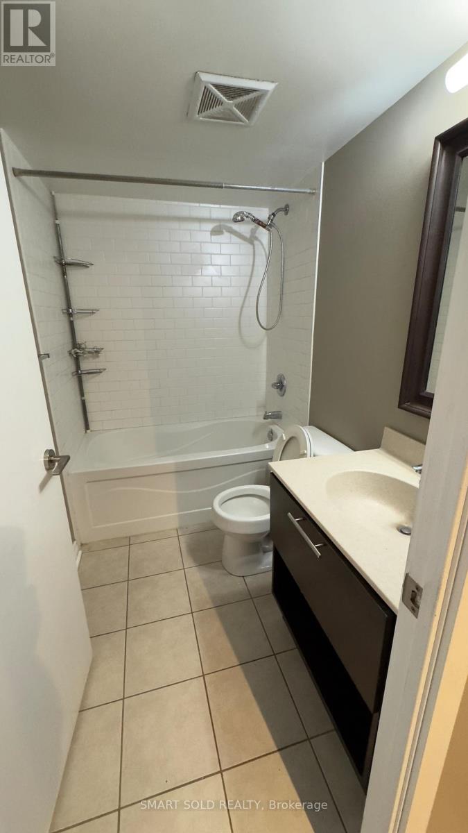 710 - 120 Dallimore Circle N, Toronto (Banbury-Don Mills), Ontario  M3C 4J1 - Photo 10 - C12398073