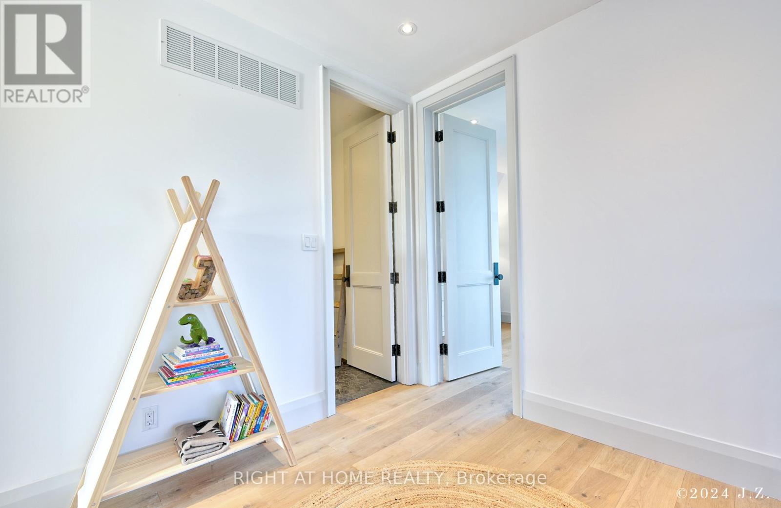 521 Atlas Avenue, Toronto, Ontario  M6C 3R4 - Photo 30 - C12398098