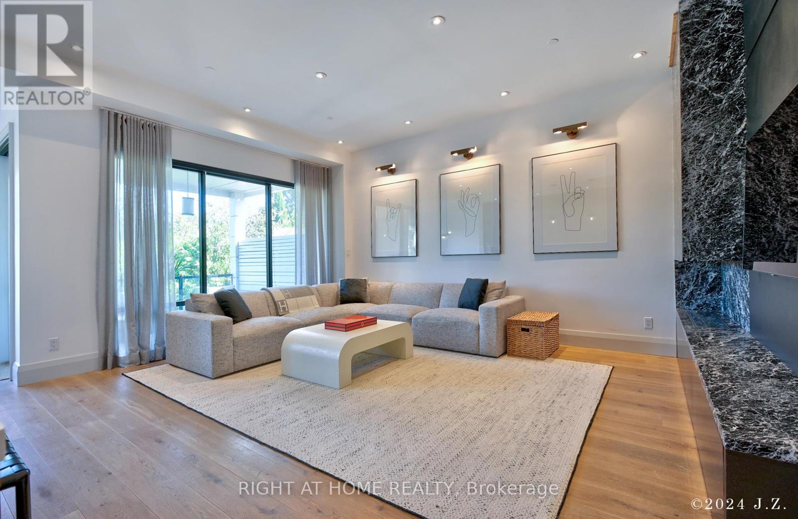 521 Atlas Avenue, Toronto, Ontario  M6C 3R4 - Photo 7 - C12398098