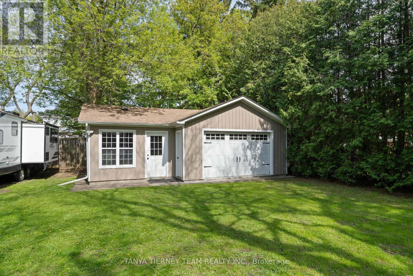243 Garrard Road, Whitby, Ontario  L1N 3K9 - Photo 2 - E12397990