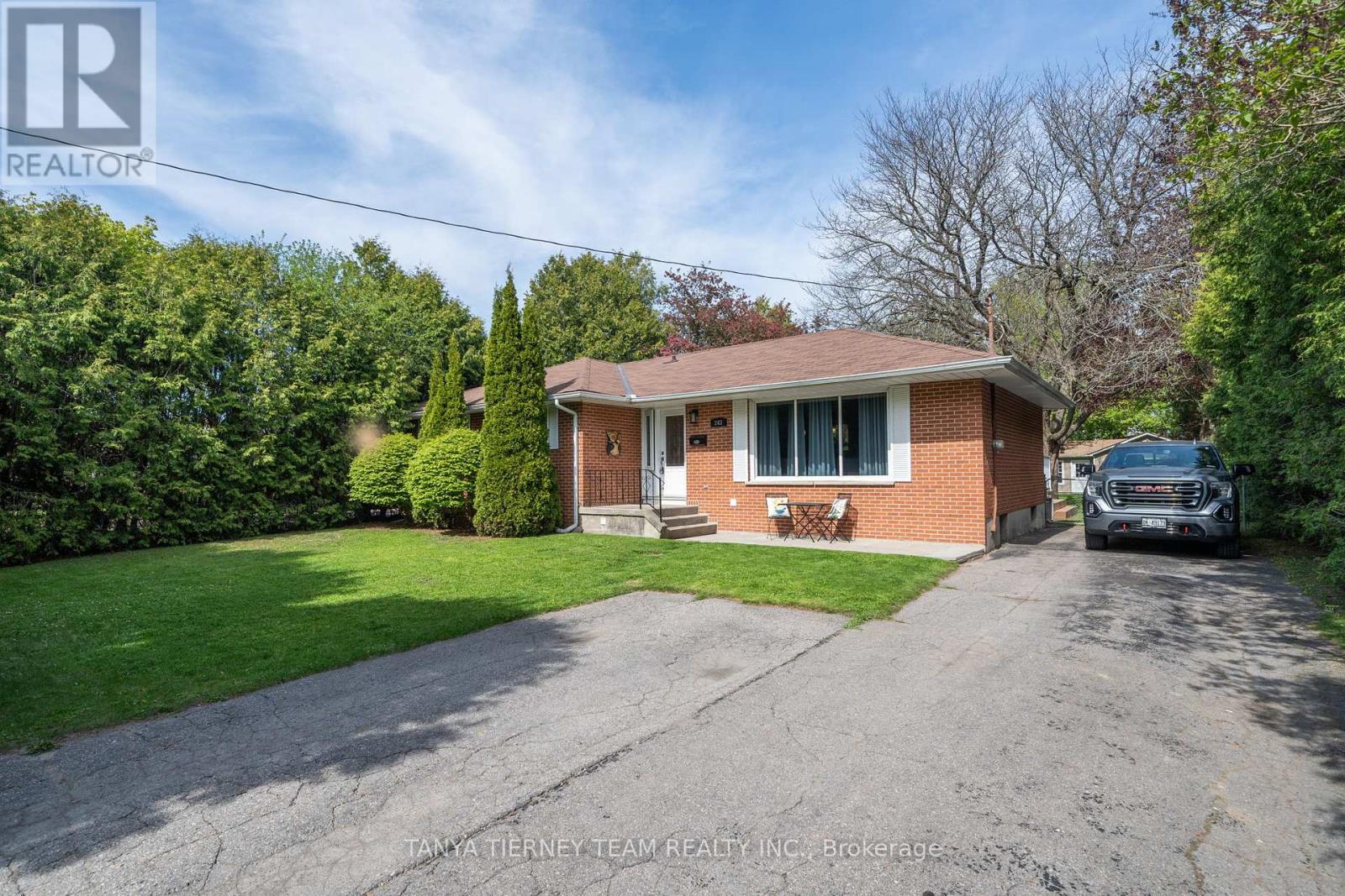 243 Garrard Road, Whitby, Ontario  L1N 3K9 - Photo 3 - E12397990