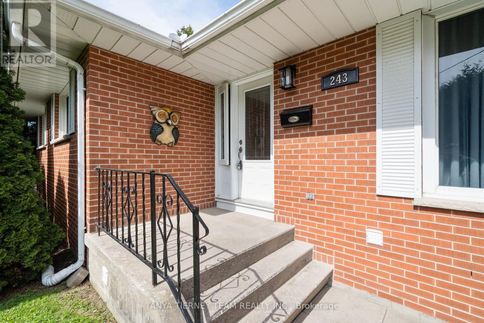 243 Garrard Road, Whitby, Ontario  L1N 3K9 - Photo 5 - E12397990