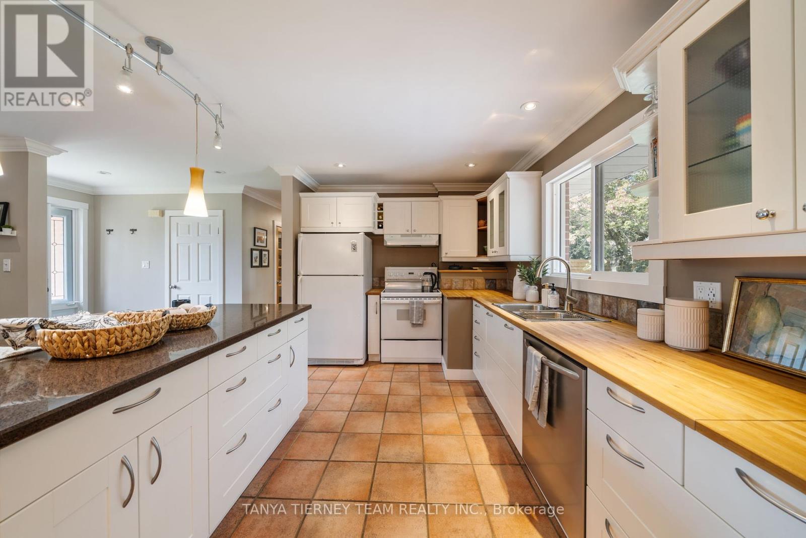 243 Garrard Road, Whitby, Ontario  L1N 3K9 - Photo 8 - E12397990