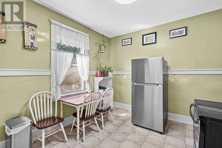 22 Seymour Avenue, Toronto (Blake-Jones), Ontario  M4J 3T4 - Photo 16 - E12398055