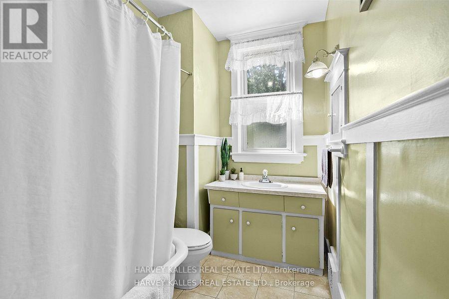 22 Seymour Avenue, Toronto (Blake-Jones), Ontario  M4J 3T4 - Photo 21 - E12398055