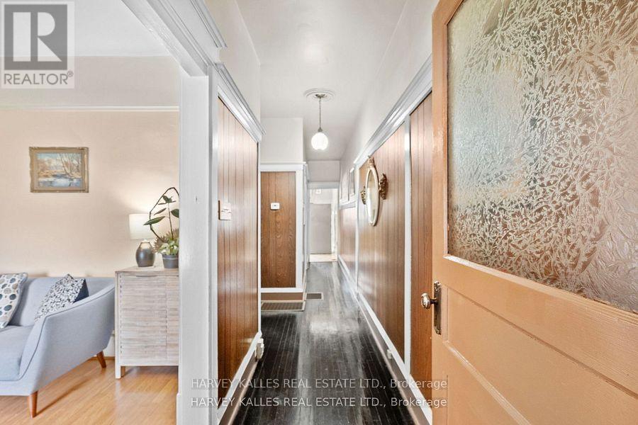 22 Seymour Avenue, Toronto (Blake-Jones), Ontario  M4J 3T4 - Photo 7 - E12398055