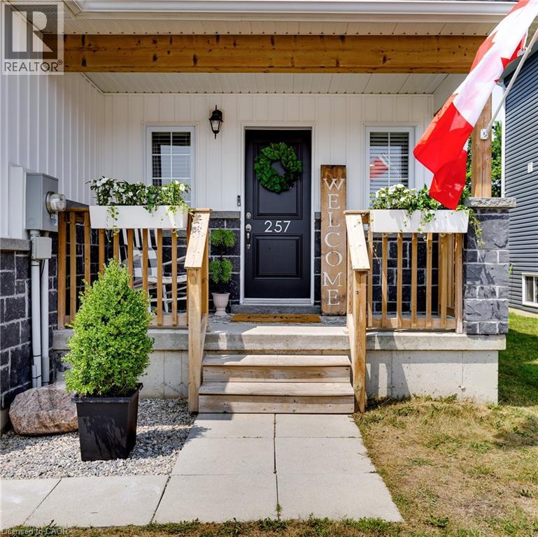 Property at 257 QUEBEC Street image 2