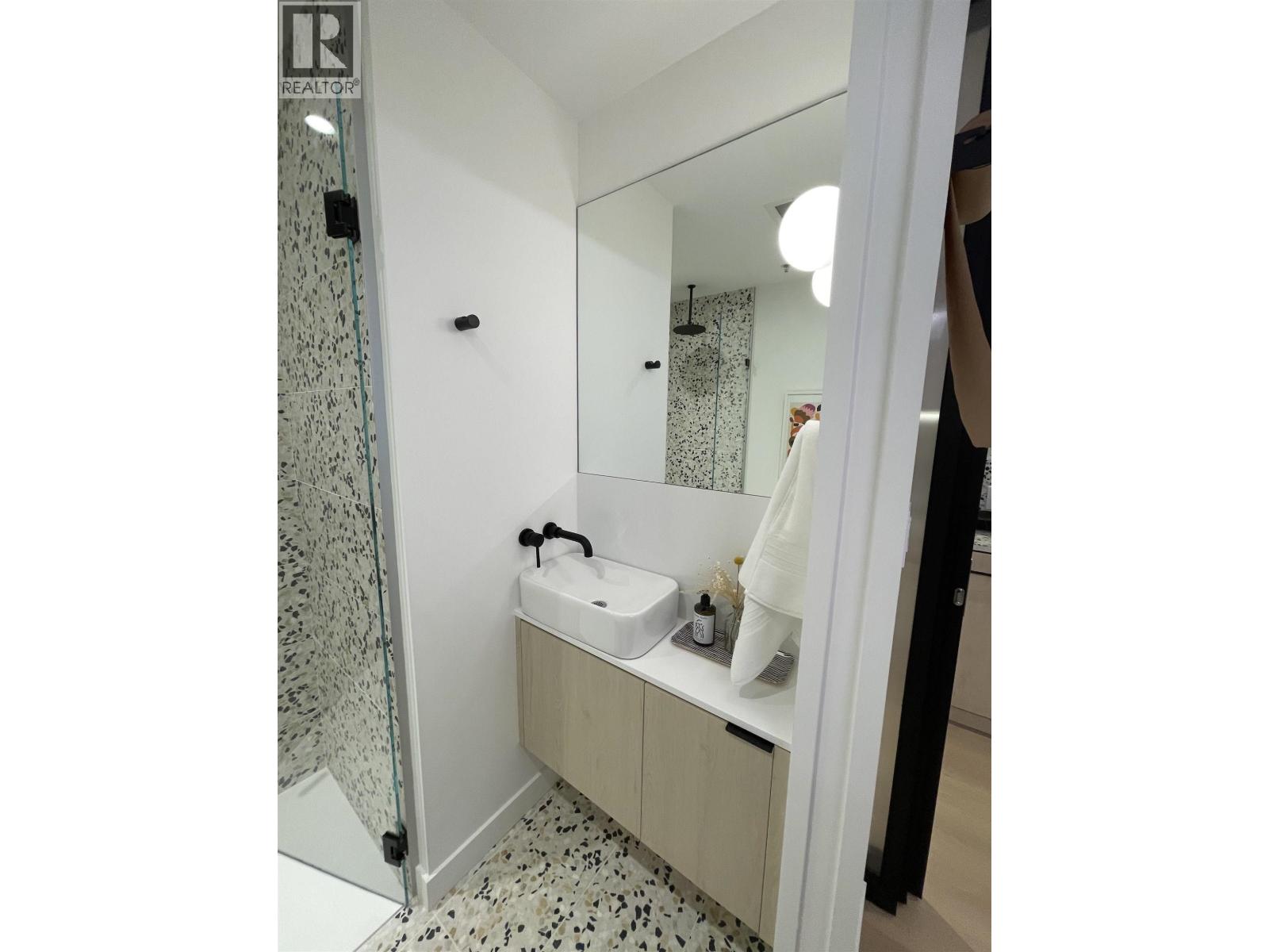 325 471 E Broadway, Vancouver, British Columbia  V5T 1W9 - Photo 2 - R3046798