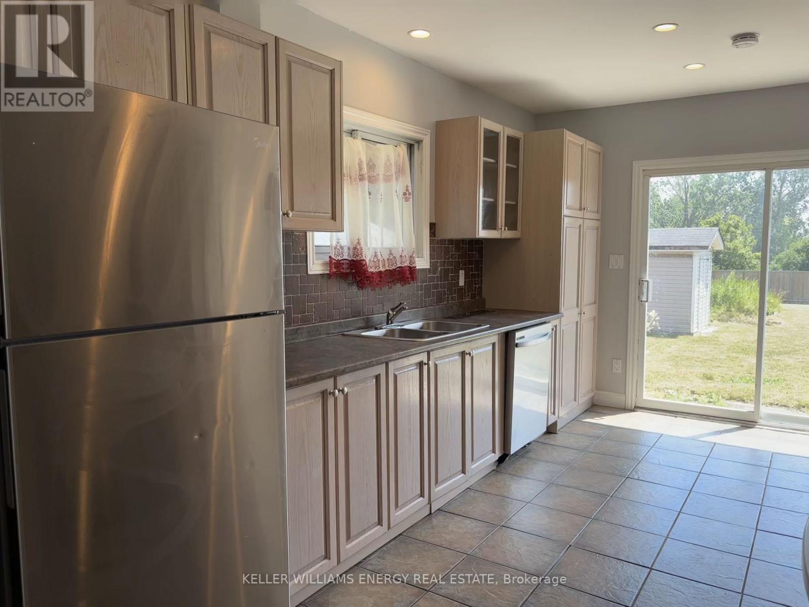 199 Bloor Street W, Oshawa, Ontario  L1J 1P5 - Photo 5 - E12398197