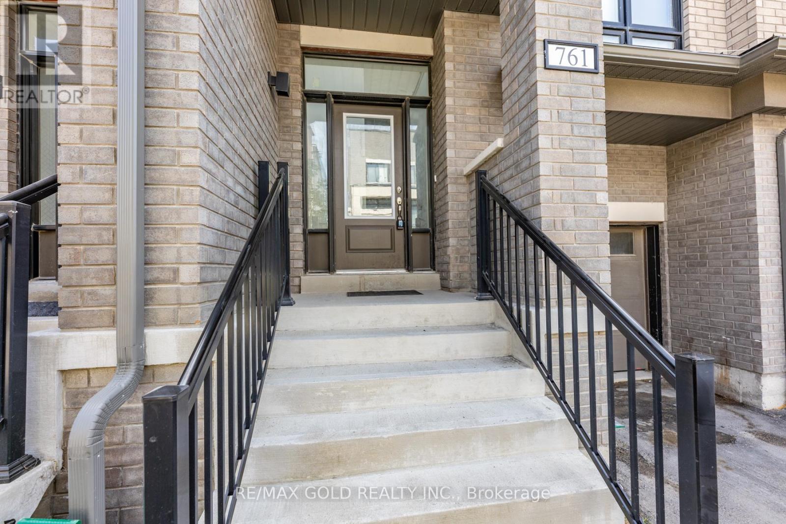 761 HEATHROW PATH, Oshawa, Ontario
