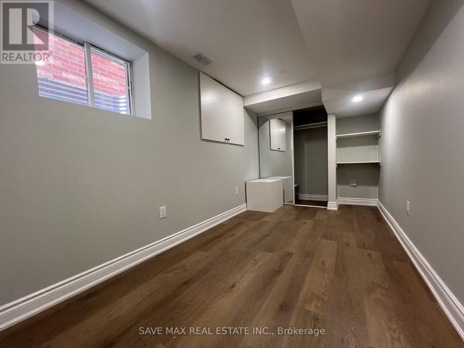 1176 Houston Drive, Milton, Ontario  L9T 6G3 - Photo 6 - W12370095