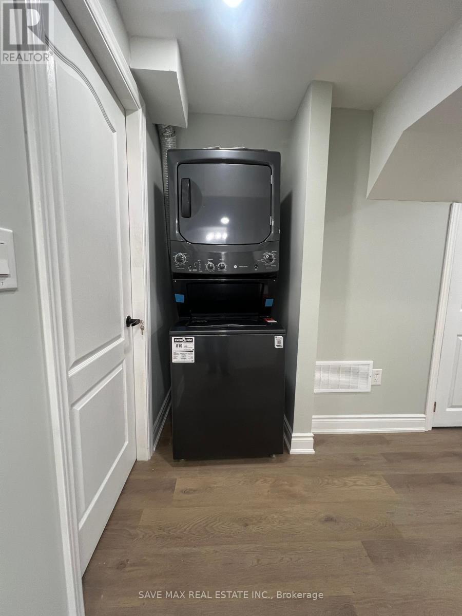 1176 Houston Drive, Milton, Ontario  L9T 6G3 - Photo 11 - W12370095