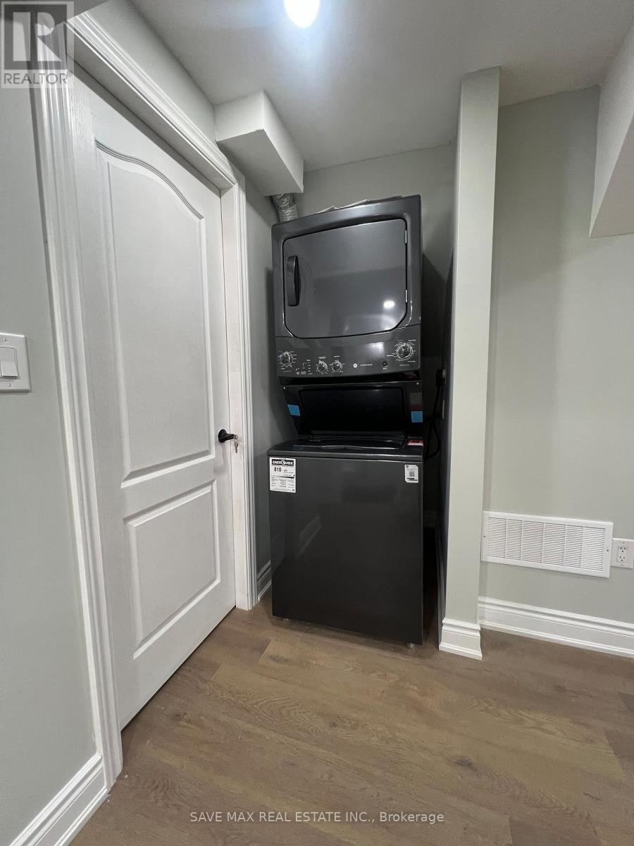 1176 Houston Drive, Milton, Ontario  L9T 6G3 - Photo 10 - W12370095