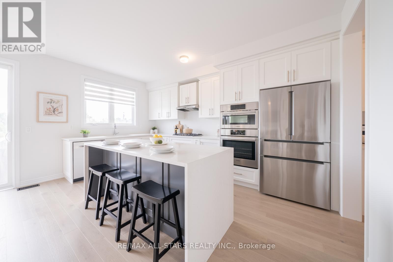 129 Busato Drive, Whitchurch-Stouffville, Ontario  L4A 4V6 - Photo 14 - N12398005