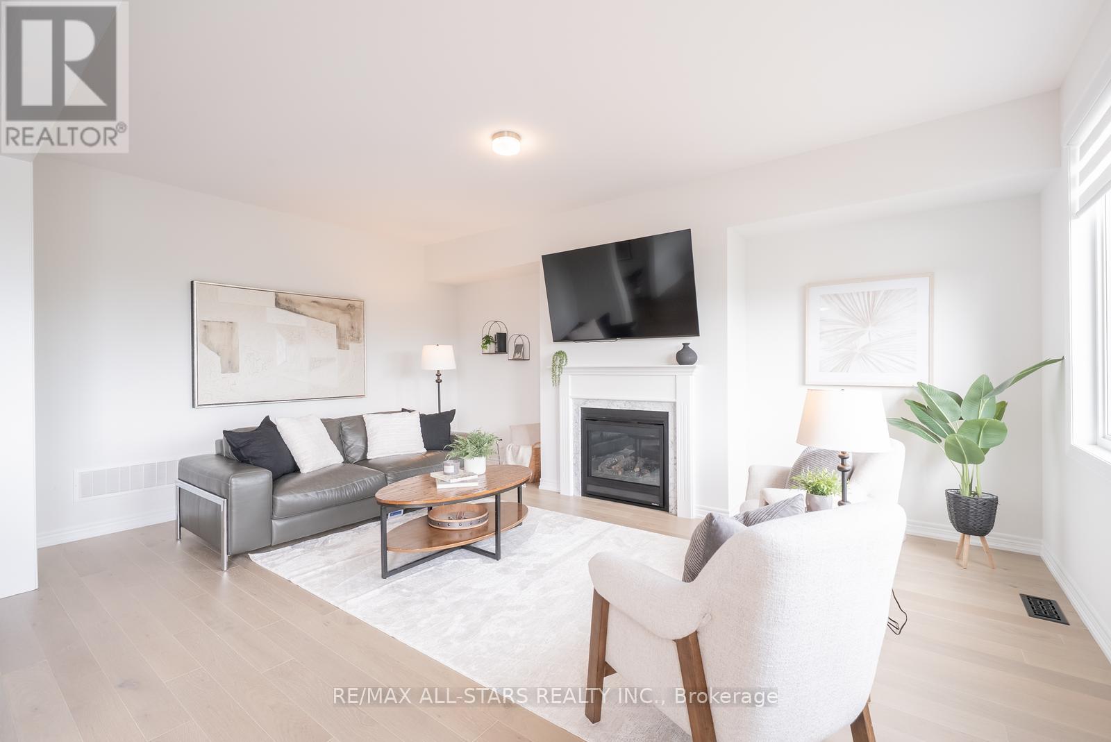 129 Busato Drive, Whitchurch-Stouffville, Ontario  L4A 4V6 - Photo 22 - N12398005