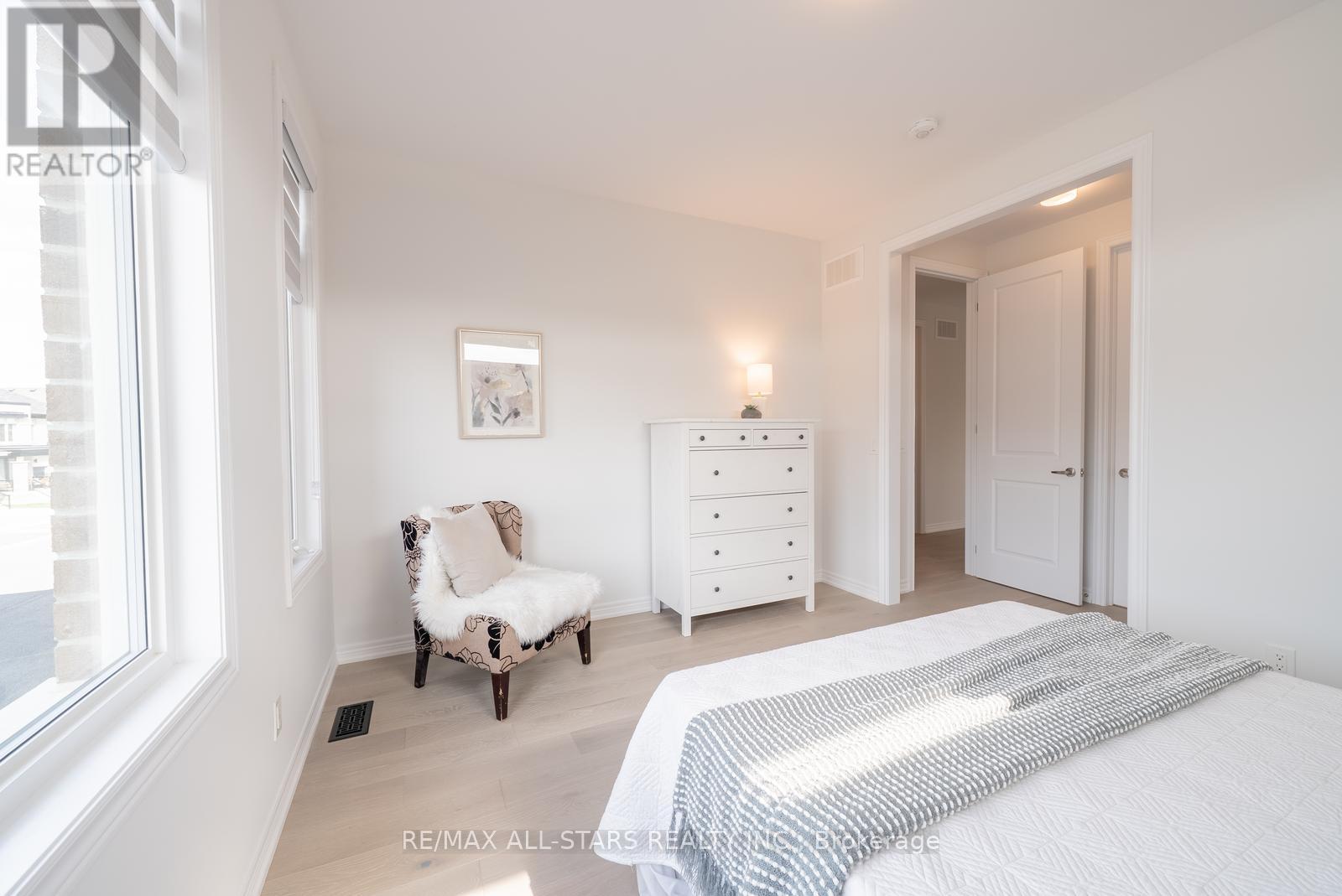 129 Busato Drive, Whitchurch-Stouffville, Ontario  L4A 4V6 - Photo 37 - N12398005