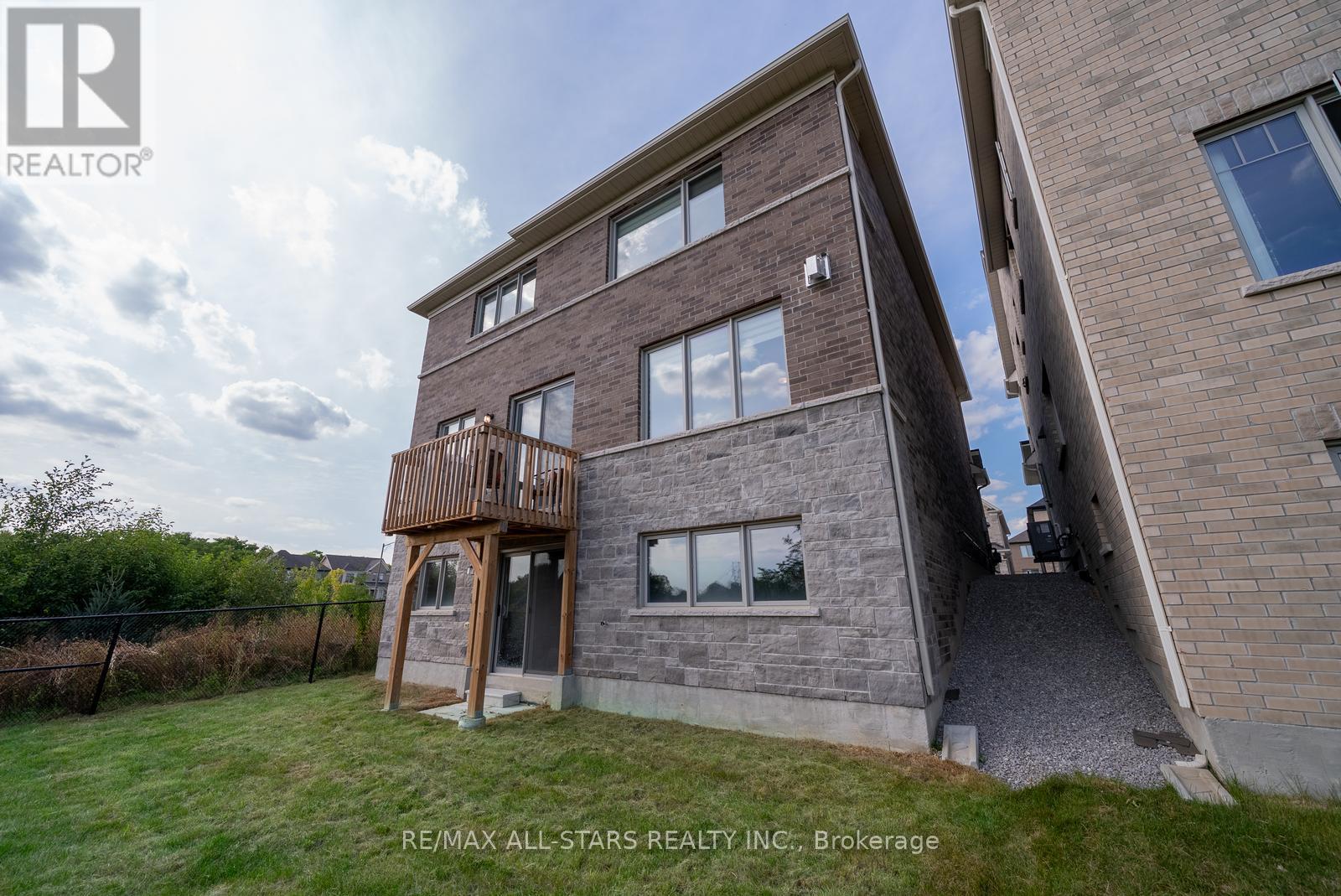 129 Busato Drive, Whitchurch-Stouffville, Ontario  L4A 4V6 - Photo 46 - N12398005