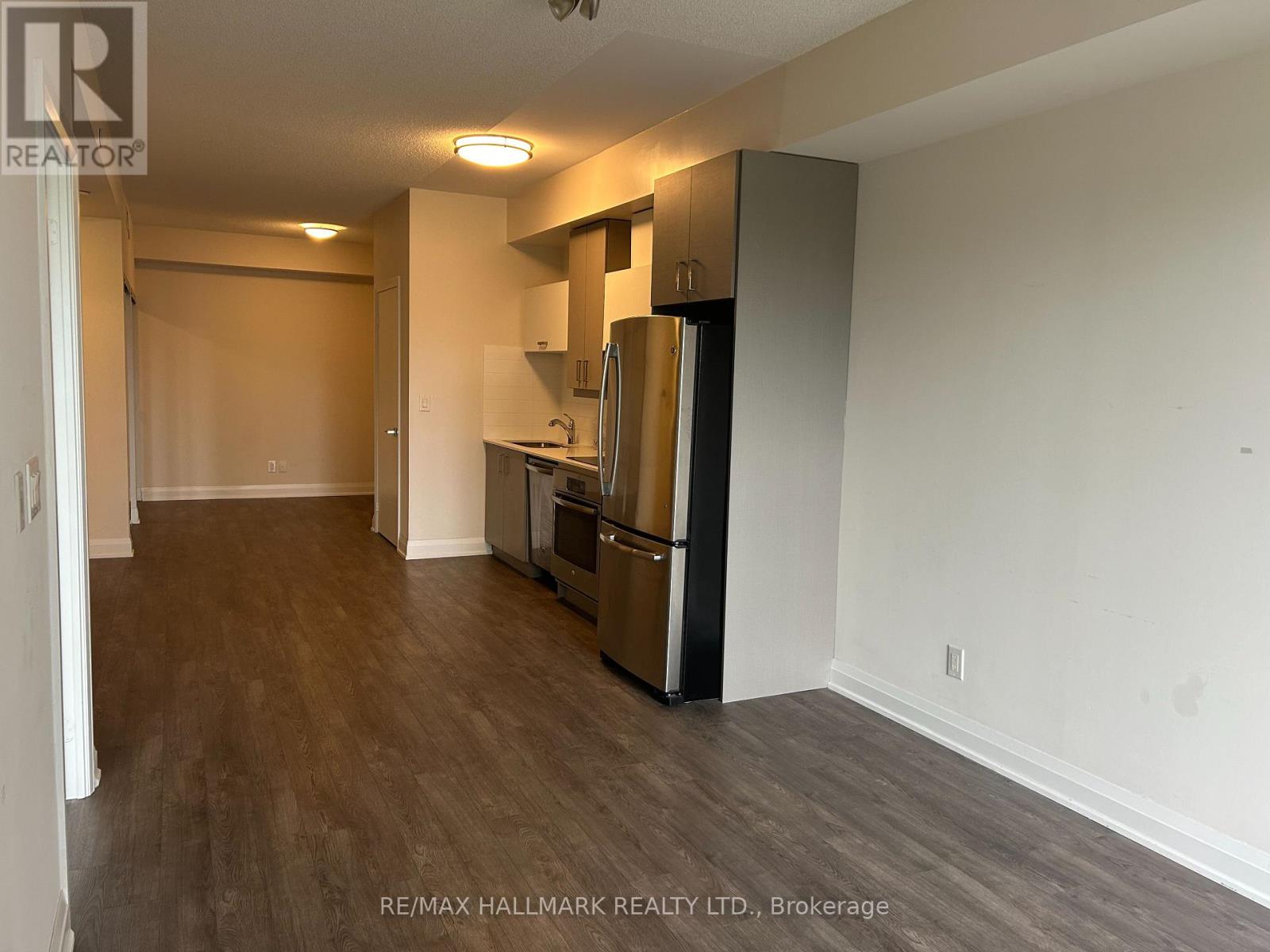 323 - 18 Uptown Drive, Markham, Ontario  L3R 5M5 - Photo 6 - N12398095