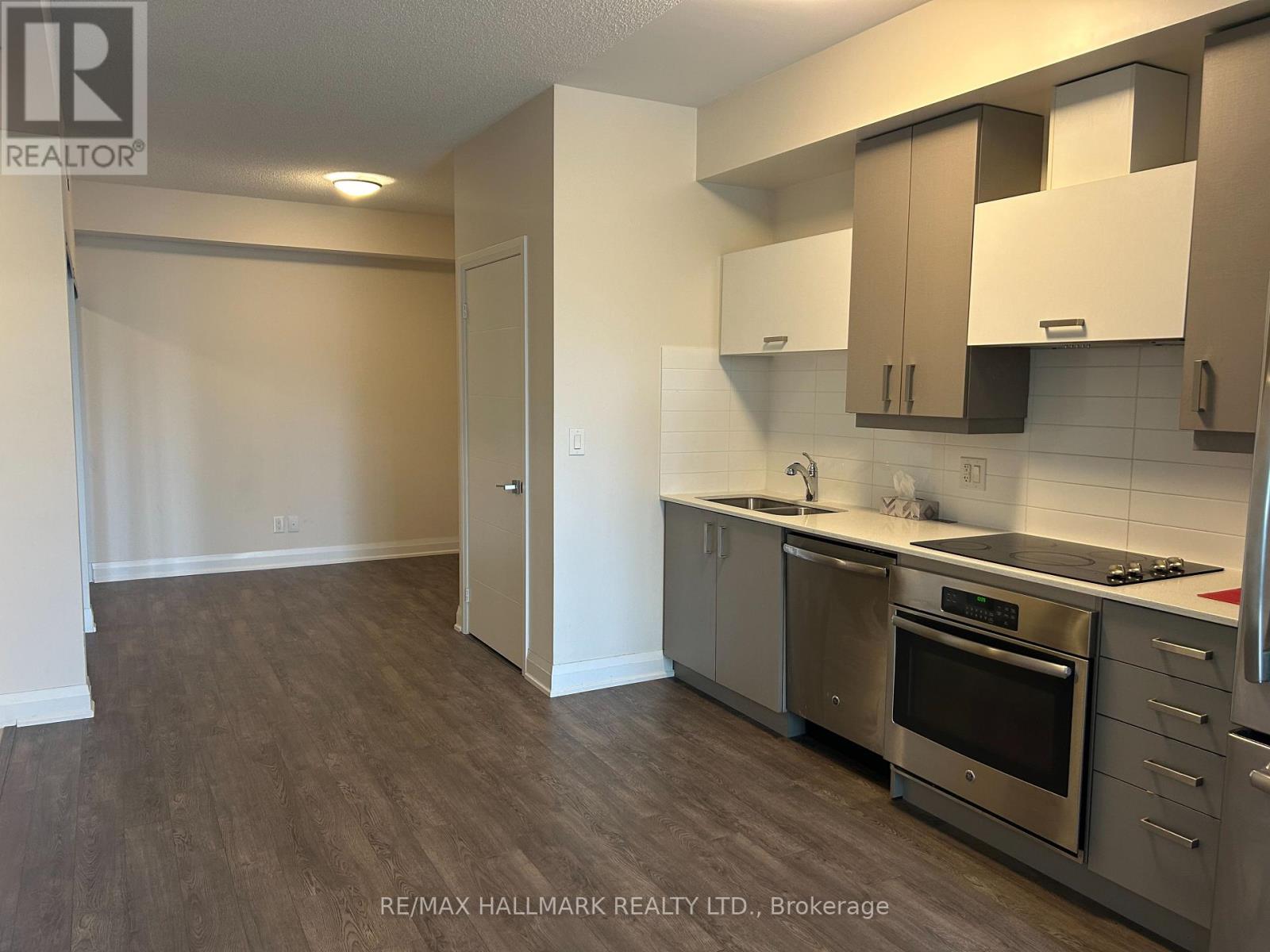 323 - 18 Uptown Drive, Markham, Ontario  L3R 5M5 - Photo 8 - N12398095