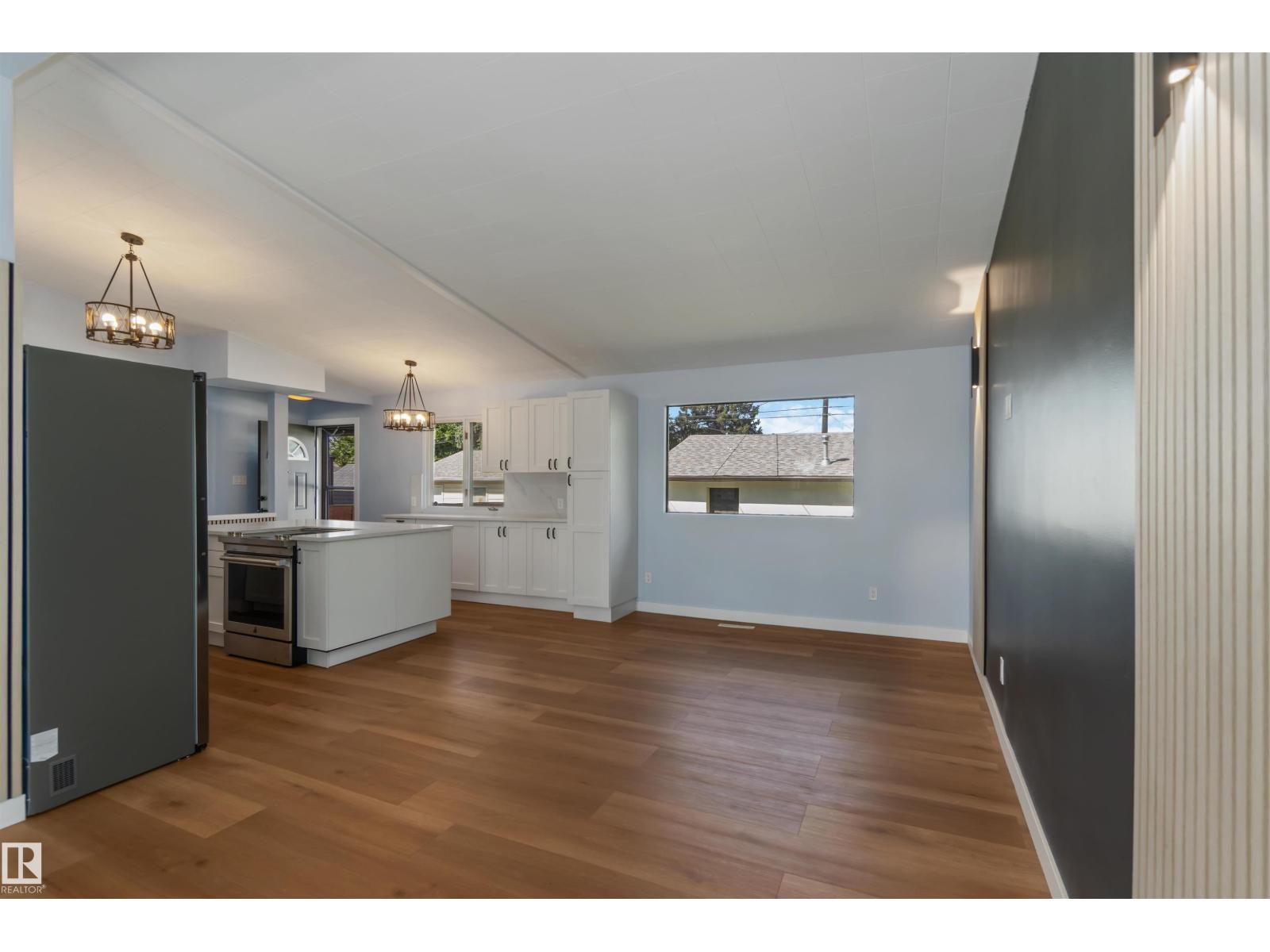 6808 95 Av Nw, Edmonton, Alberta  T6B 1A8 - Photo 7 - E4457298